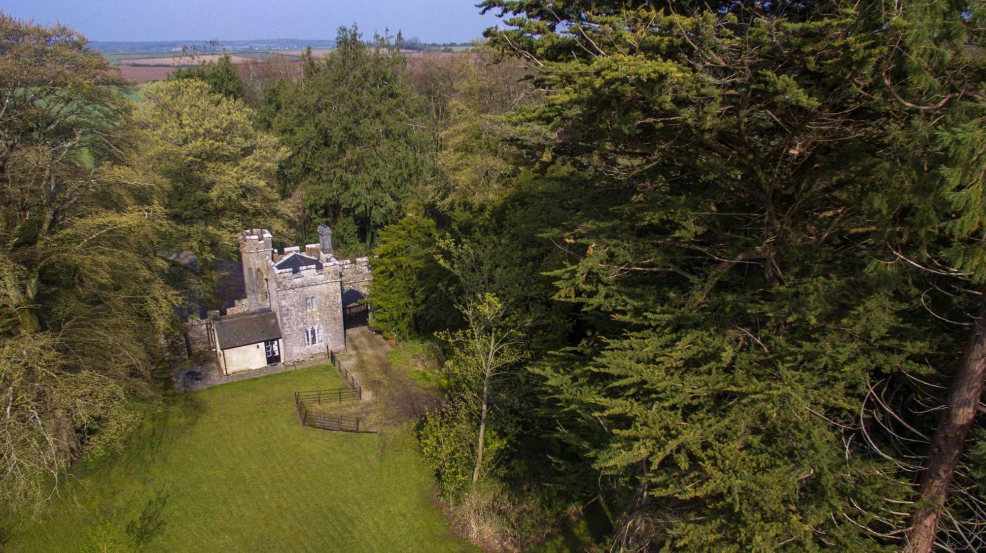 Anne'S Grove Miniature Castle Villa Castletownroche Eksteriør bilde